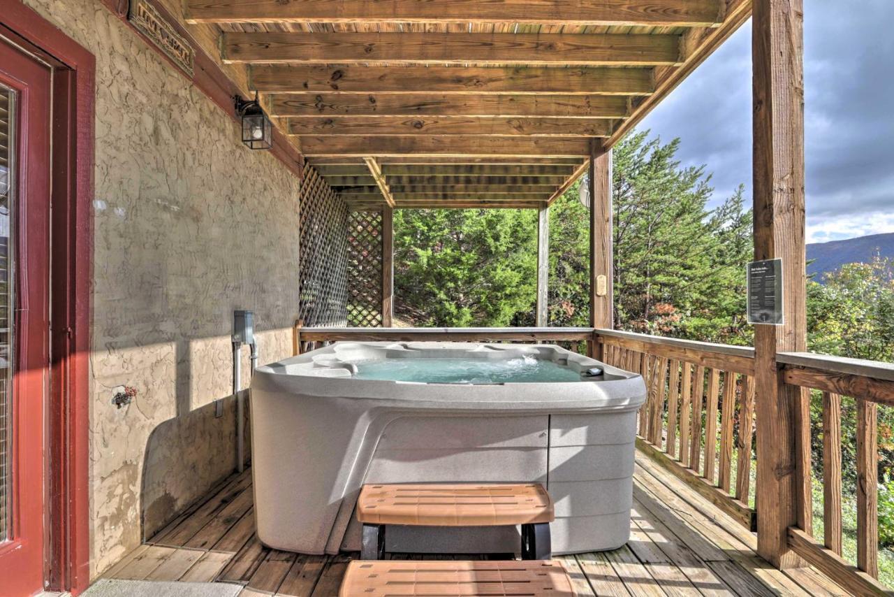 הוילה פיג'ן פורג' Smoky Mountain Retreat With Hot Tub, Arcade Games מראה חיצוני תמונה