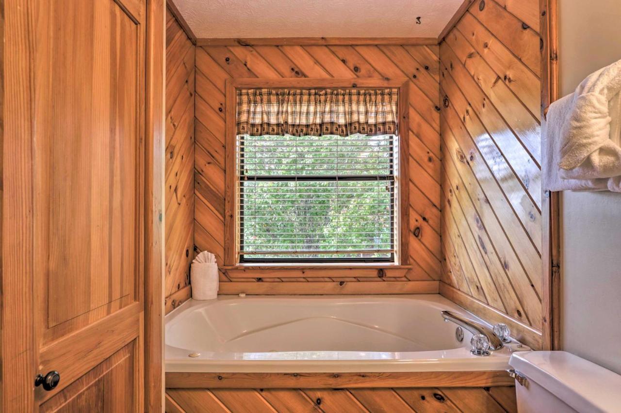 הוילה פיג'ן פורג' Smoky Mountain Retreat With Hot Tub, Arcade Games מראה חיצוני תמונה